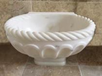 Kenar İşlemeli Ayaklı Beyaz Mermer Kurna